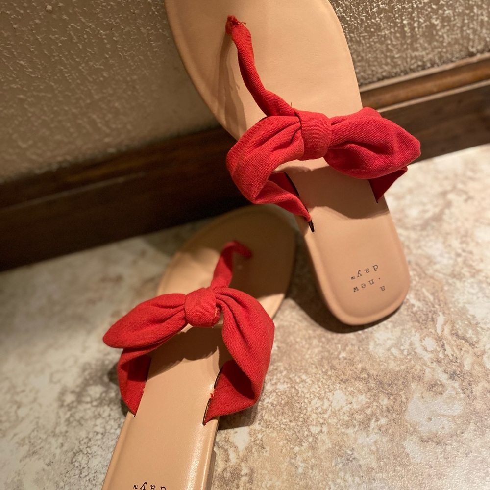 Hannah Knotted Bow Flip Flop Sandals A New Day Size 8 Red Knot Tie - Picture 6 of 7